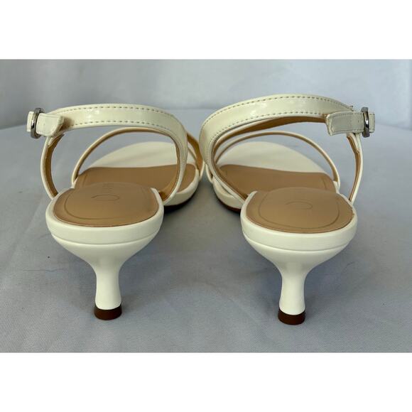 Journee Collection Women's Jemry Kitten Heel Sandals White Size 10M NWT - Picture 2 of 6